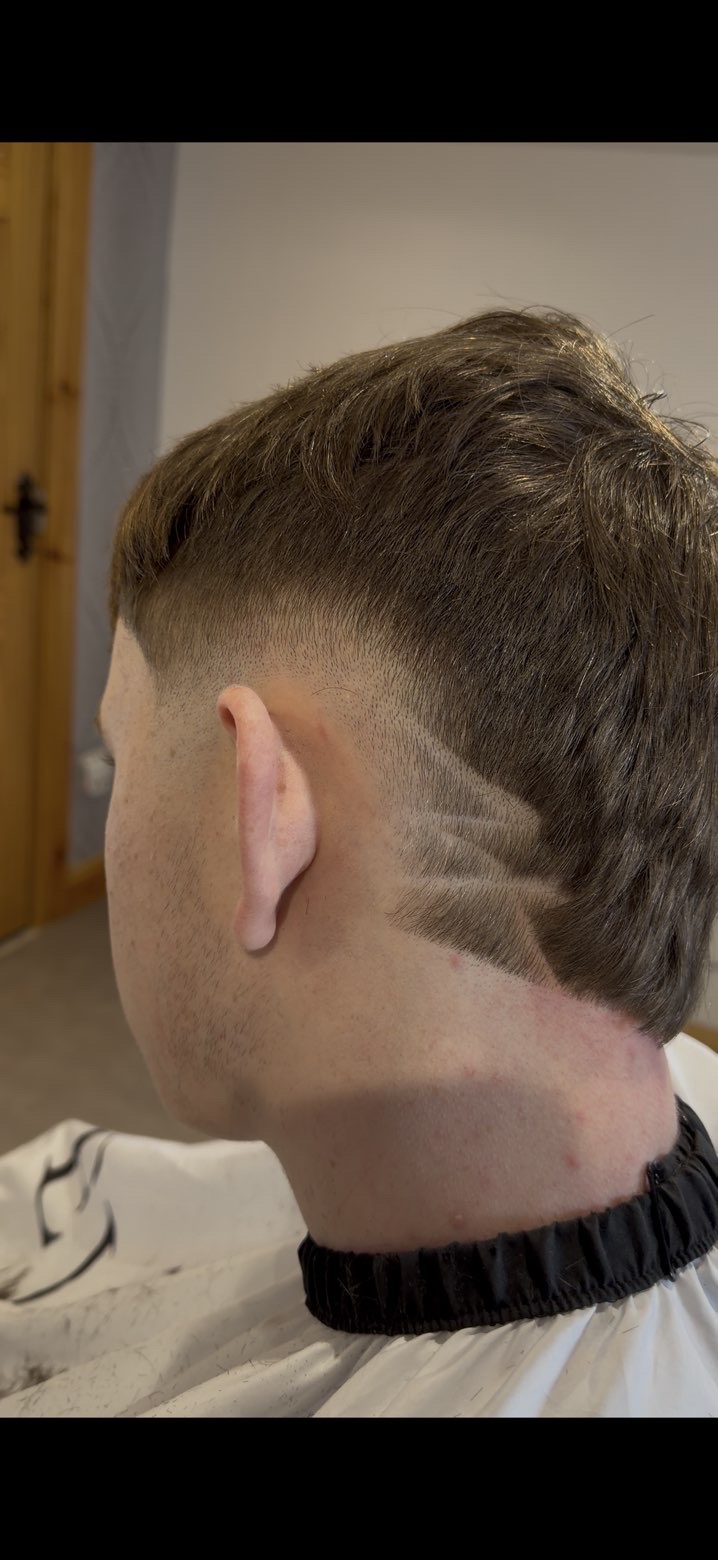 Burst fade haircut by joevalhair