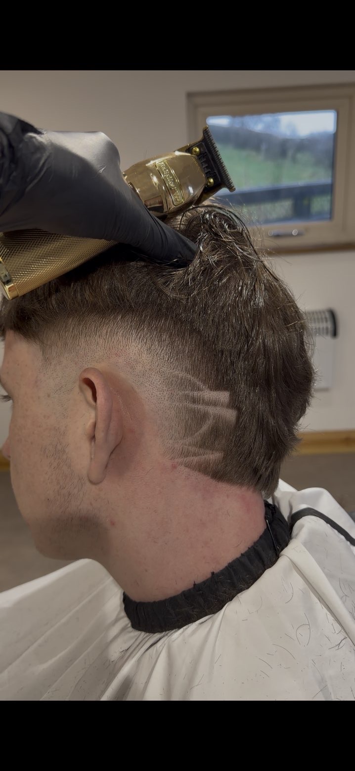 Detailed burst fade haircut by joevalhair