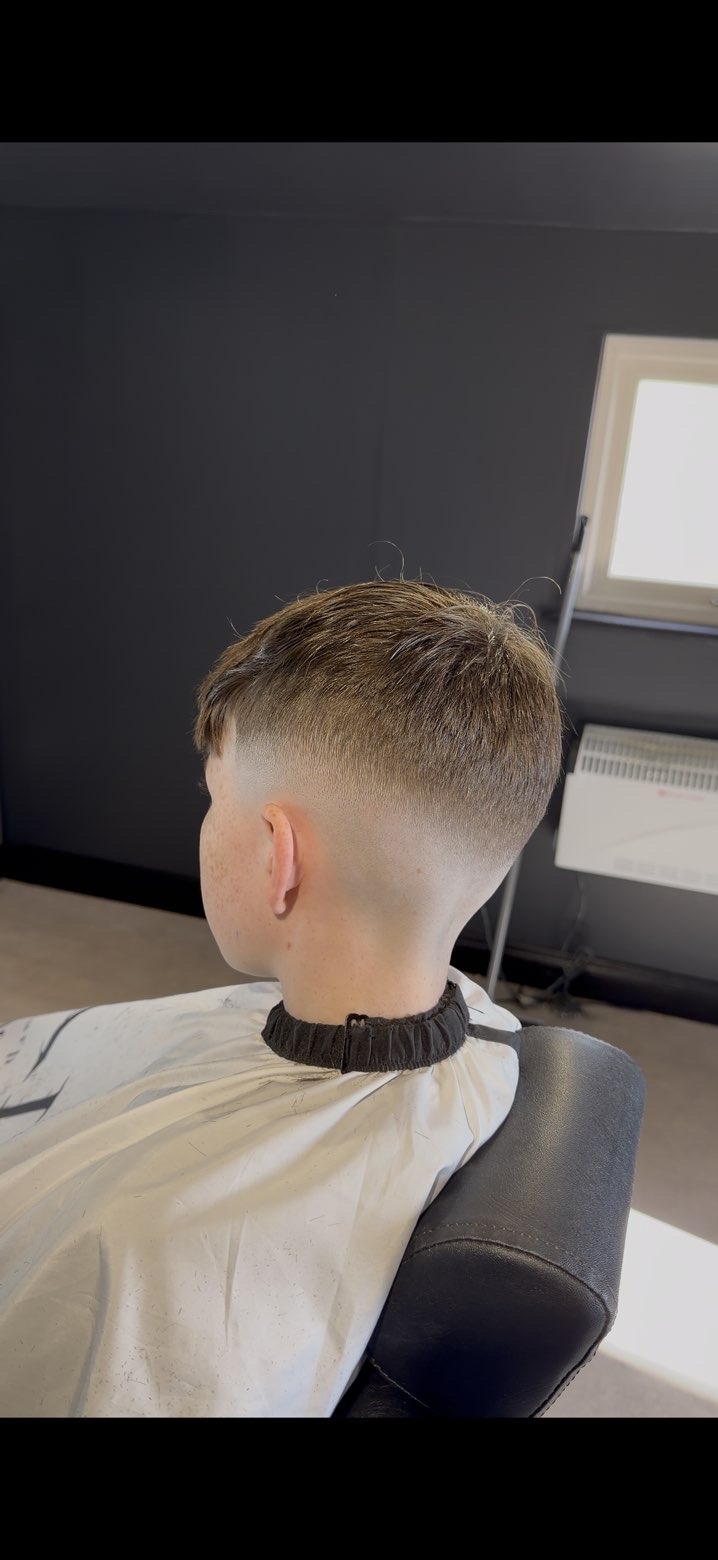 Clean skin fade by joevalhair